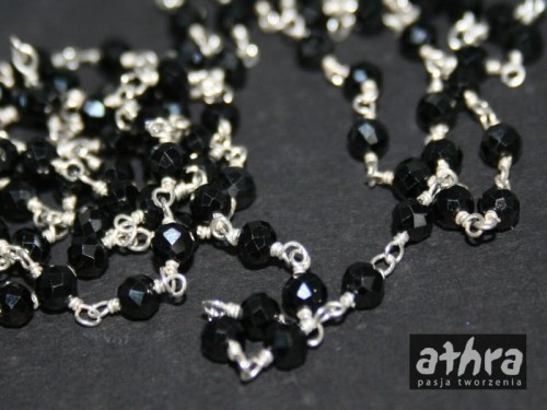 www_athra_pl_BLACK3 metalowy drut przeplatany czarnymi syntetycznymi kamieniami w rozmiarze 3mm