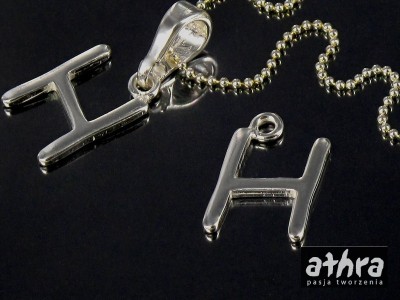 Zawieszka z mosiądzu, posrebrzana literka "H", LITH/S