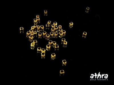 Kostka gładka, dmuchana,  pozłacana, 2,5mm CU25/D