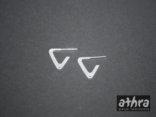 www_athra_pl_ORP1401/026/PN zapięcie kolczyka trójkąt satynowy