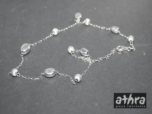 www_athra_pl_C40E łańcuszek rodowany z elementami elektroformingu i kulkami satynowymi 6mm