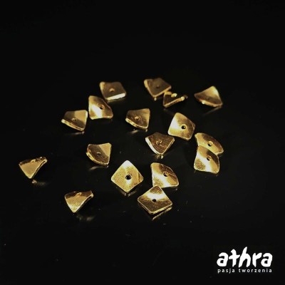 Kwadrat satyna, pozłacane, wygięty 6 mm z otworem w środku, BLFG6X6/D