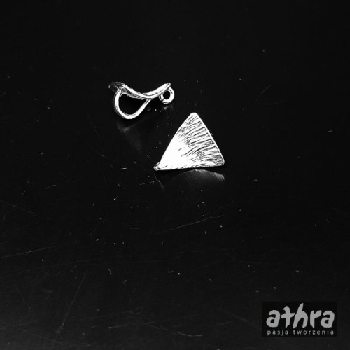 www_athra_pl_ZW154 zawieszka do wisiorka trójkat drapany srebrny Ag