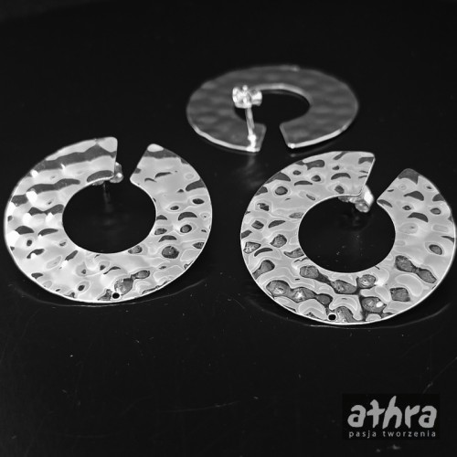 www_athra_pl_SZT32 kolczyk baza  młotkowana 32mm z dziurką do podwieszenia