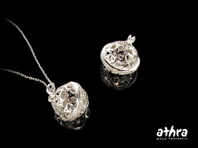 Zawieszka, kula ażurowa, rodowana, z cyrkoniami, AS301