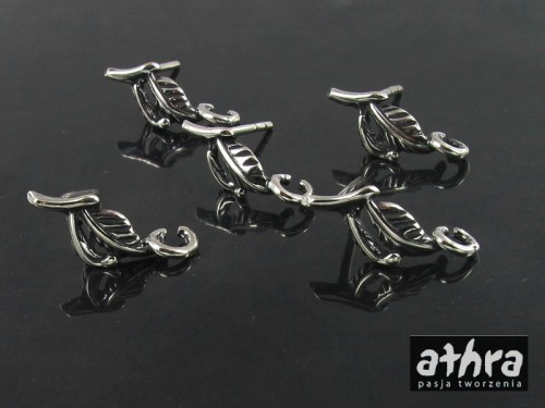 kolczyk srebrny oksydowany listek z kółkiem otwartym do podwieszania próba ag 925