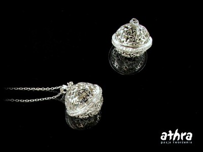 Zawieszka, kula ażurowa, rodowana, z cyrkoniami, AS302