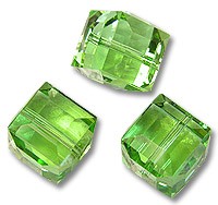 5601 Peridot 6mm kostka ( 1 sztuka )