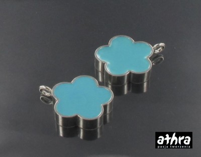 Kwiatek srebrny wypełniony emalią turkusowy