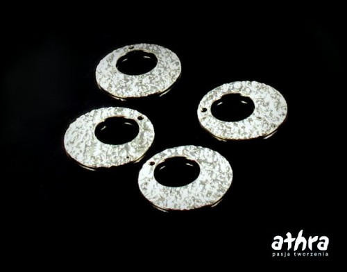 www_athra_pl_TR13983 srebrne koło perforowane wycięte z jednym otworem
